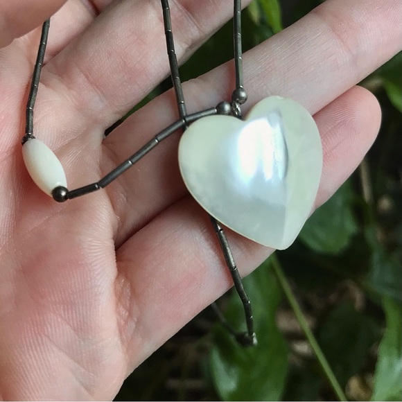 Vintage Mother Of Pearl Heart Necklace - Picture 6 of 6